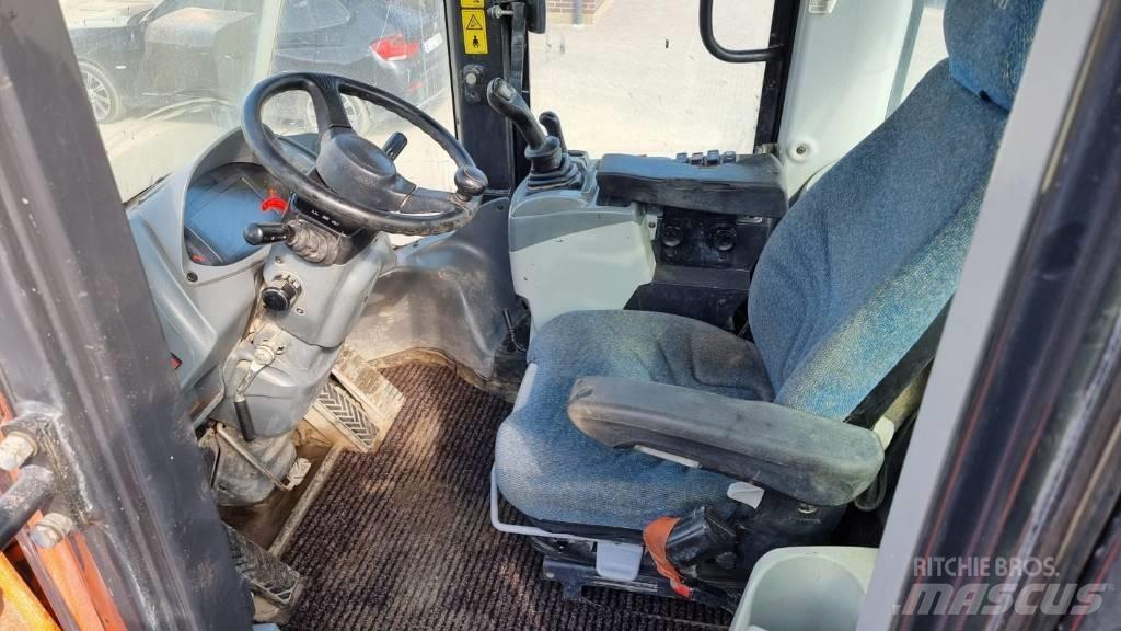 Hitachi ZW 220-6 Kolesni nakladalci