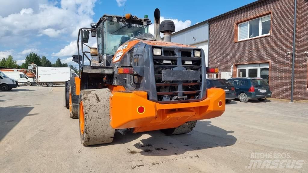 Hitachi ZW 220-6 Kolesni nakladalci