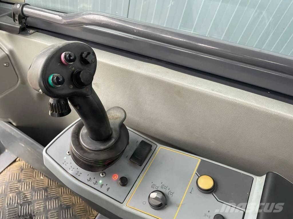 Wirtgen WR200XLi Kompaktorji tal