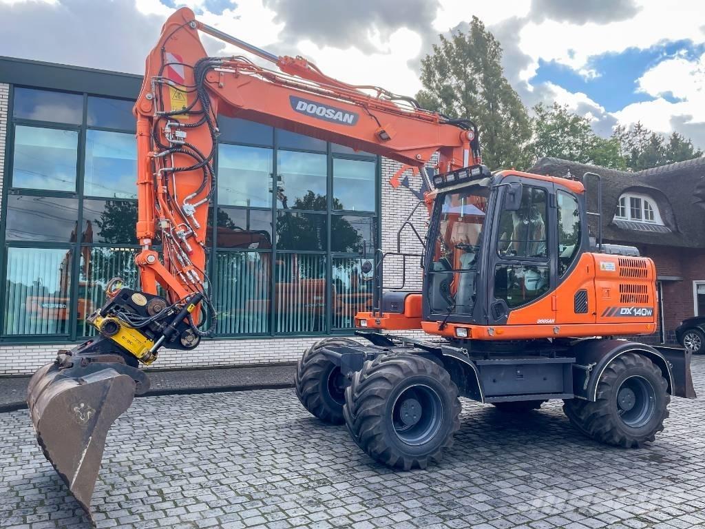 Doosan DX 140 W-3 Bagri na kolesih