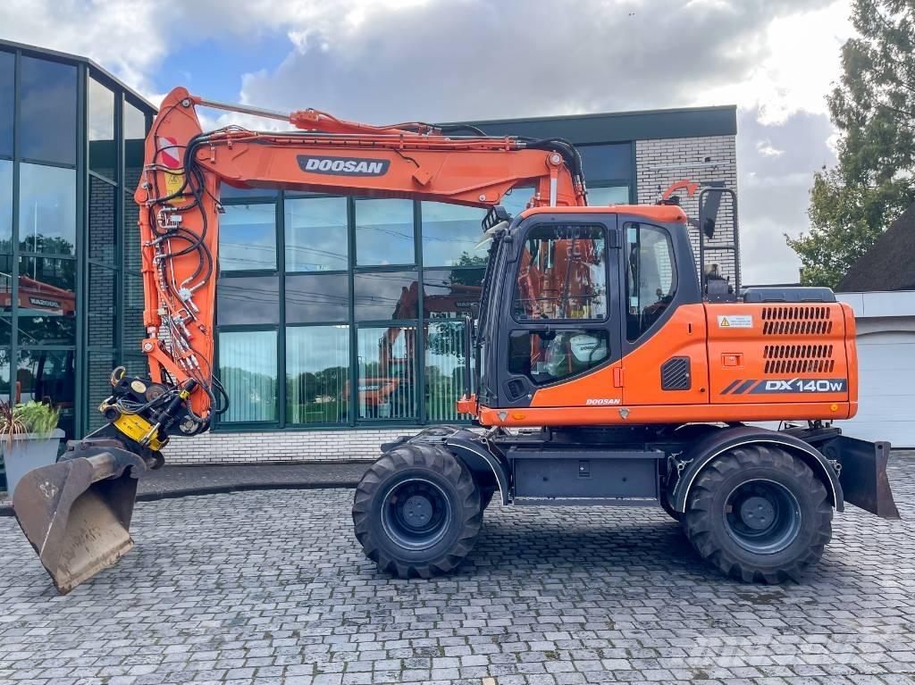 Doosan DX 140 W-3 Bagri na kolesih