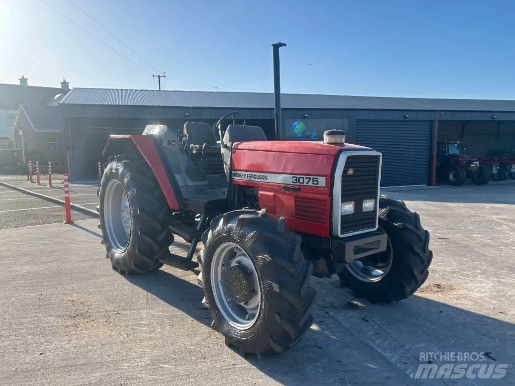 Massey Ferguson 3075 Traktorji