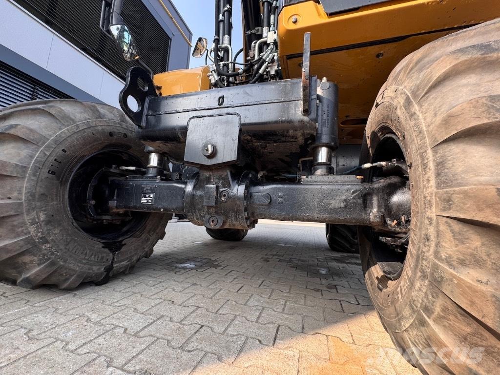 CAT M316 Bagri na kolesih