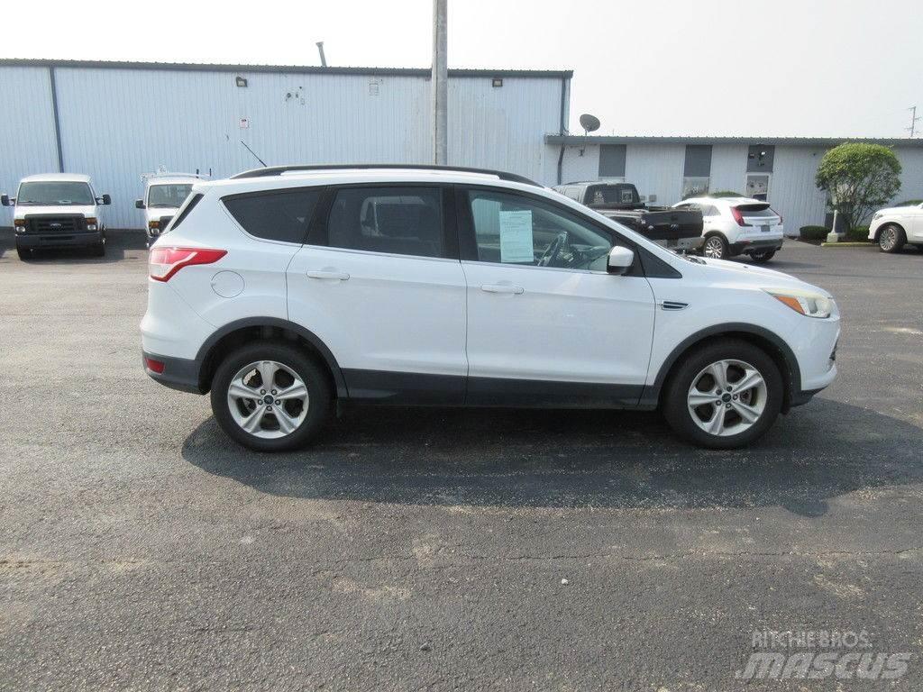 Ford Escape Avtomobili