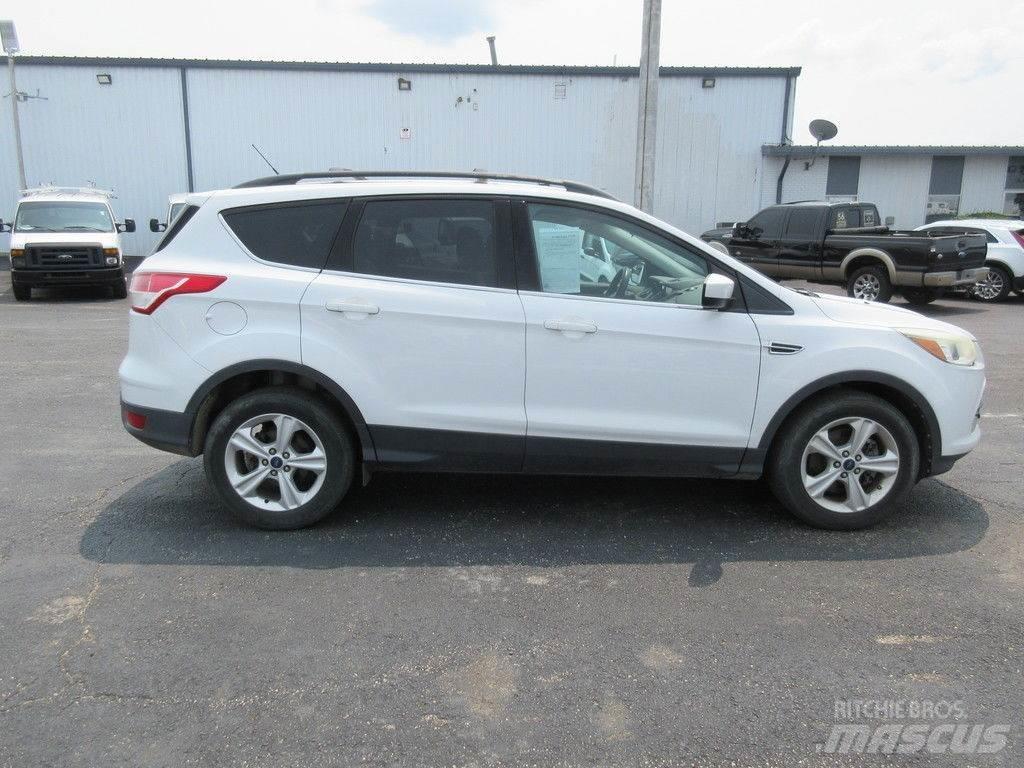 Ford Escape Avtomobili