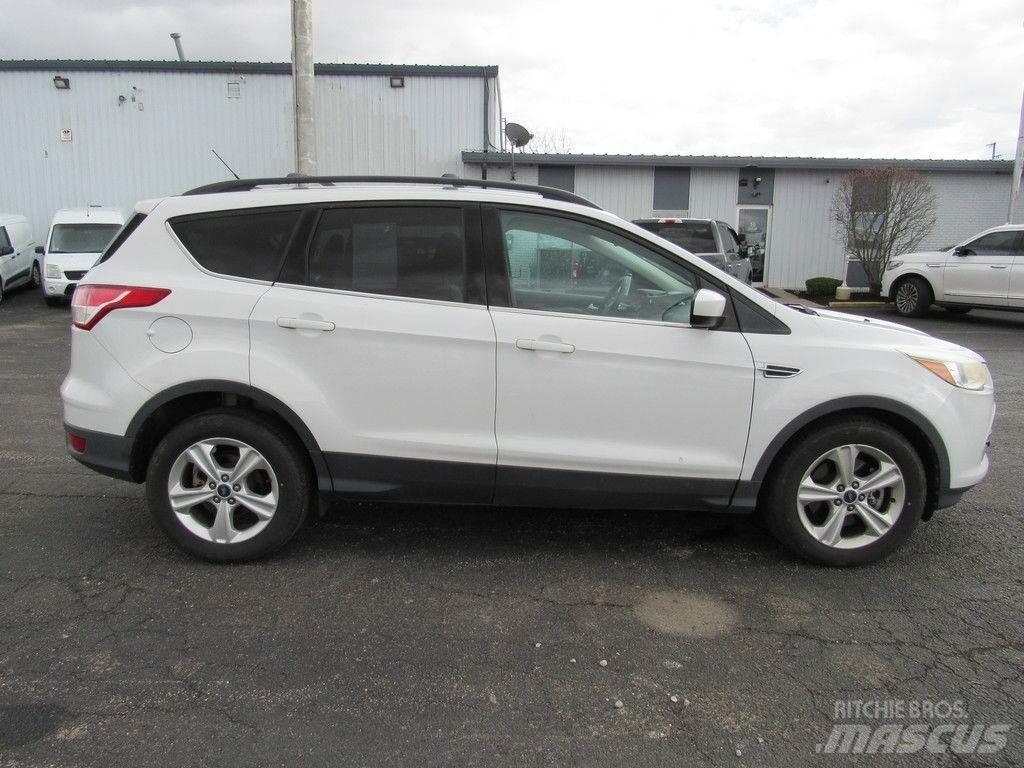 Ford Escape Avtomobili