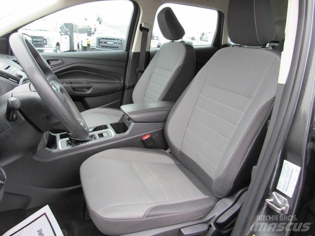 Ford Escape Avtomobili