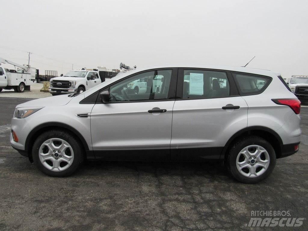 Ford Escape Avtomobili