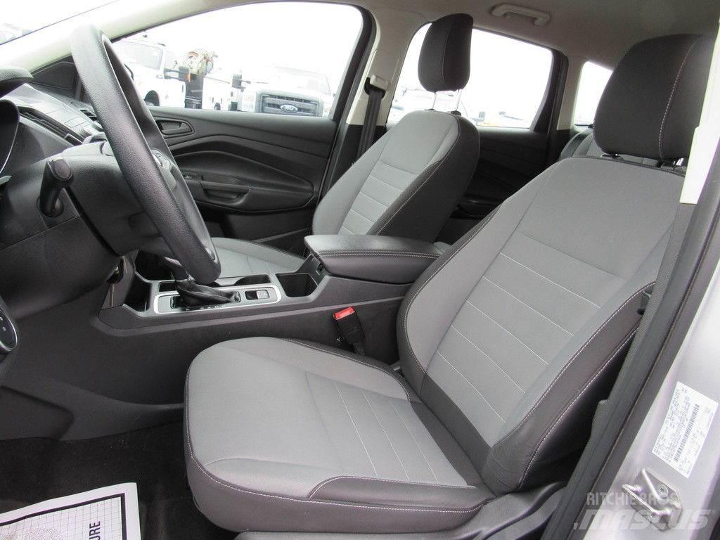 Ford Escape Avtomobili