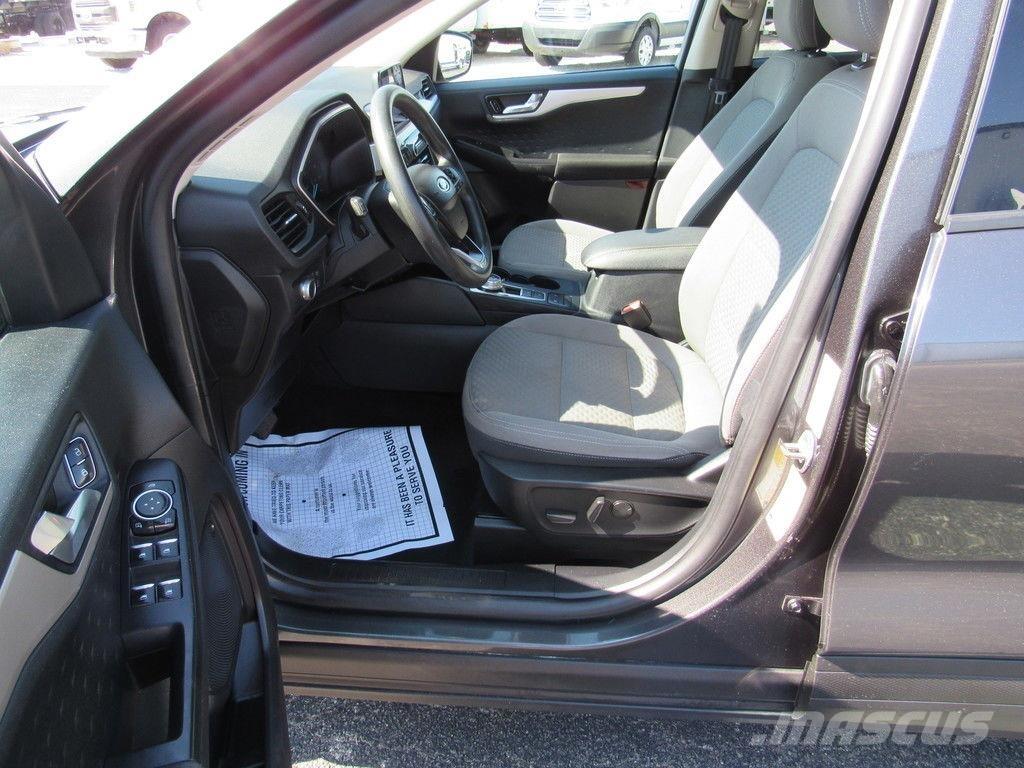 Ford Escape SE Avtomobili