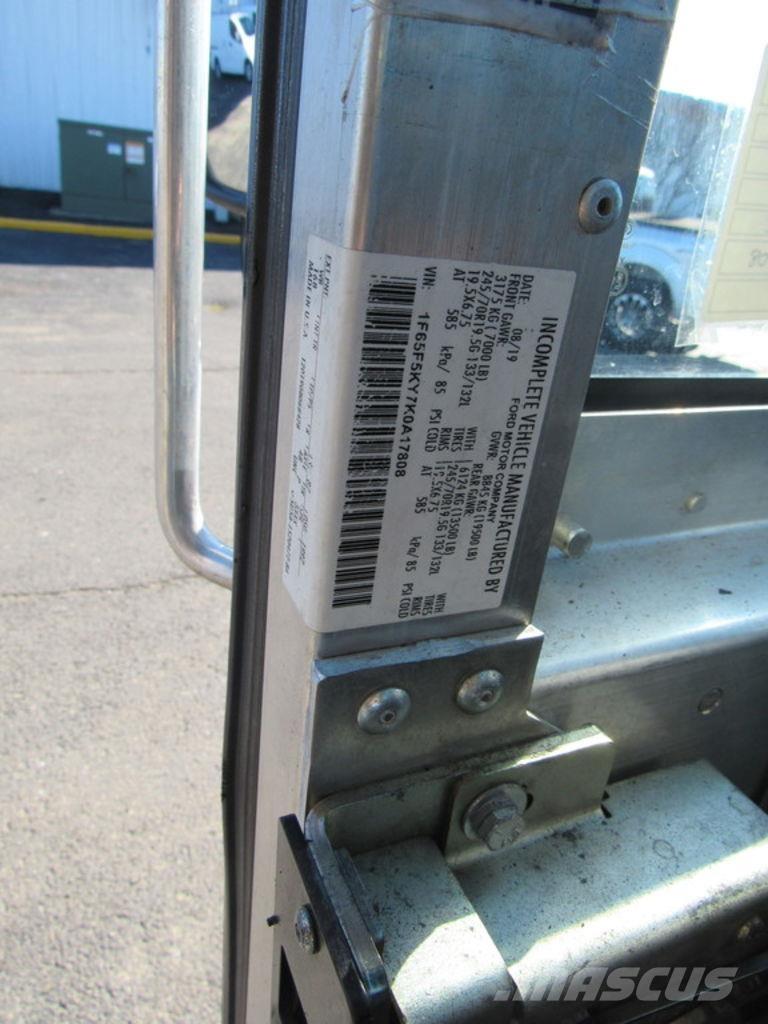 Ford F-59 Tovornjaki zabojniki