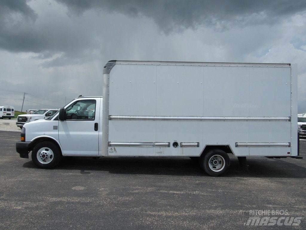 GMC Savana 3500 Tovornjaki zabojniki