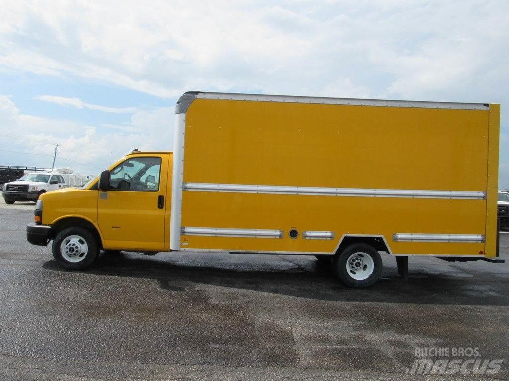 GMC Savana 3500 Tovornjaki zabojniki