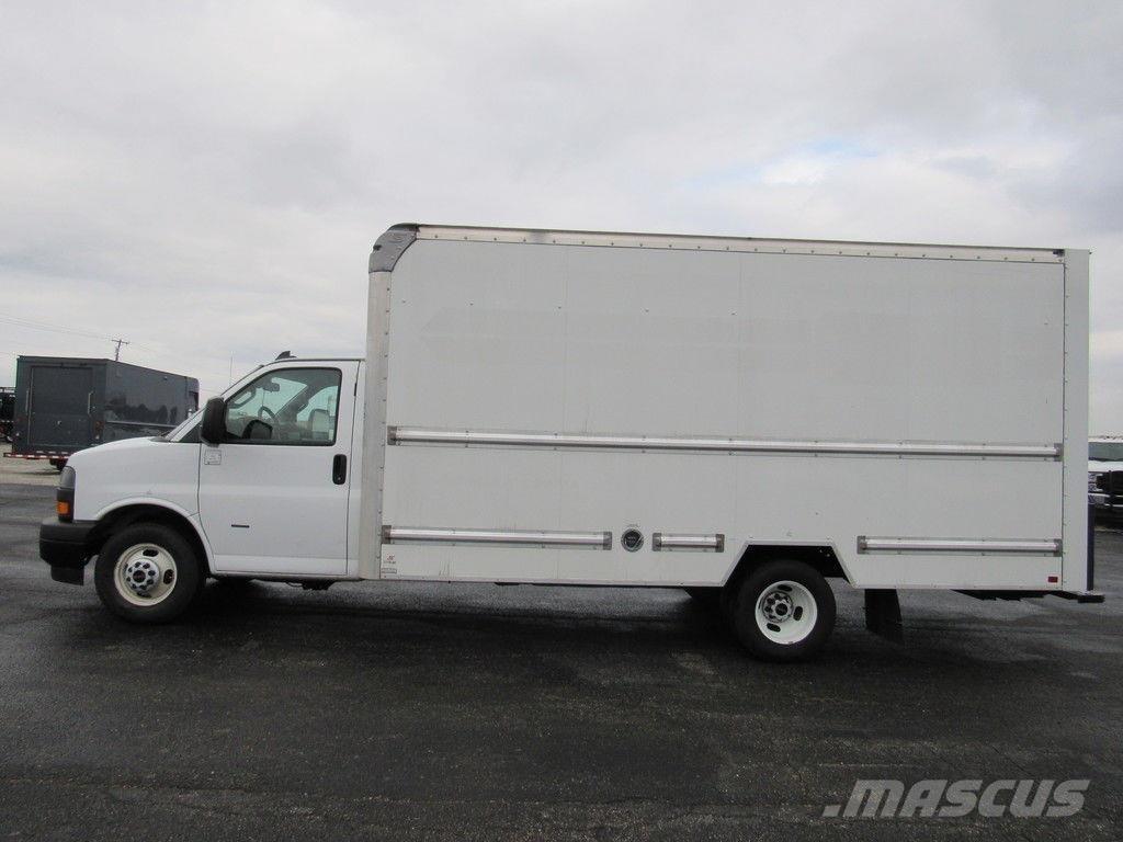 GMC Savana 3500 Tovornjaki zabojniki