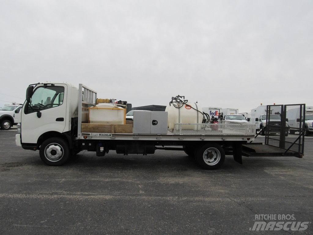 Hino XJC740 Tovornjaki s kesonom/platojem