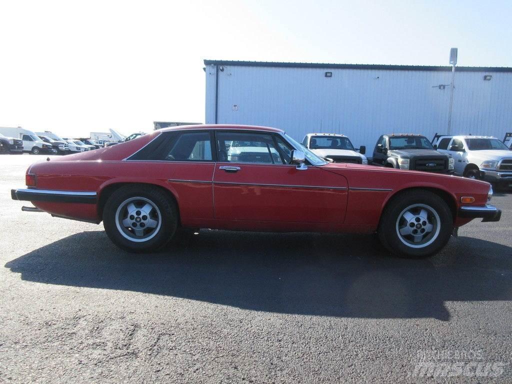 Jaguar XJ Avtomobili
