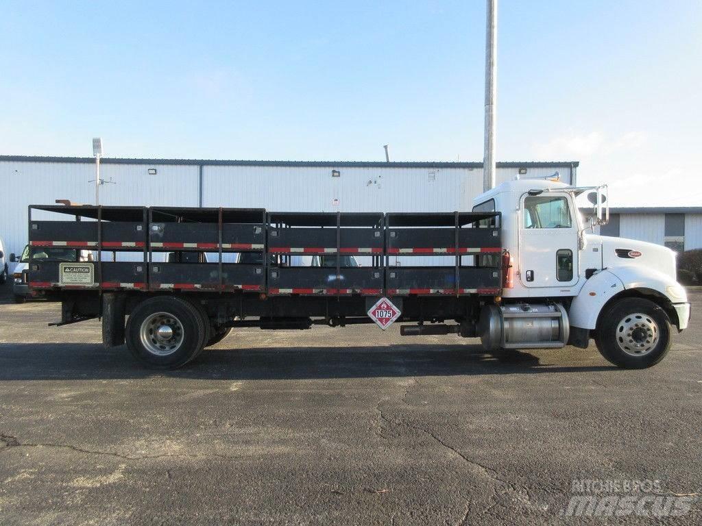 Peterbilt 335 Tovornjaki s kesonom/platojem