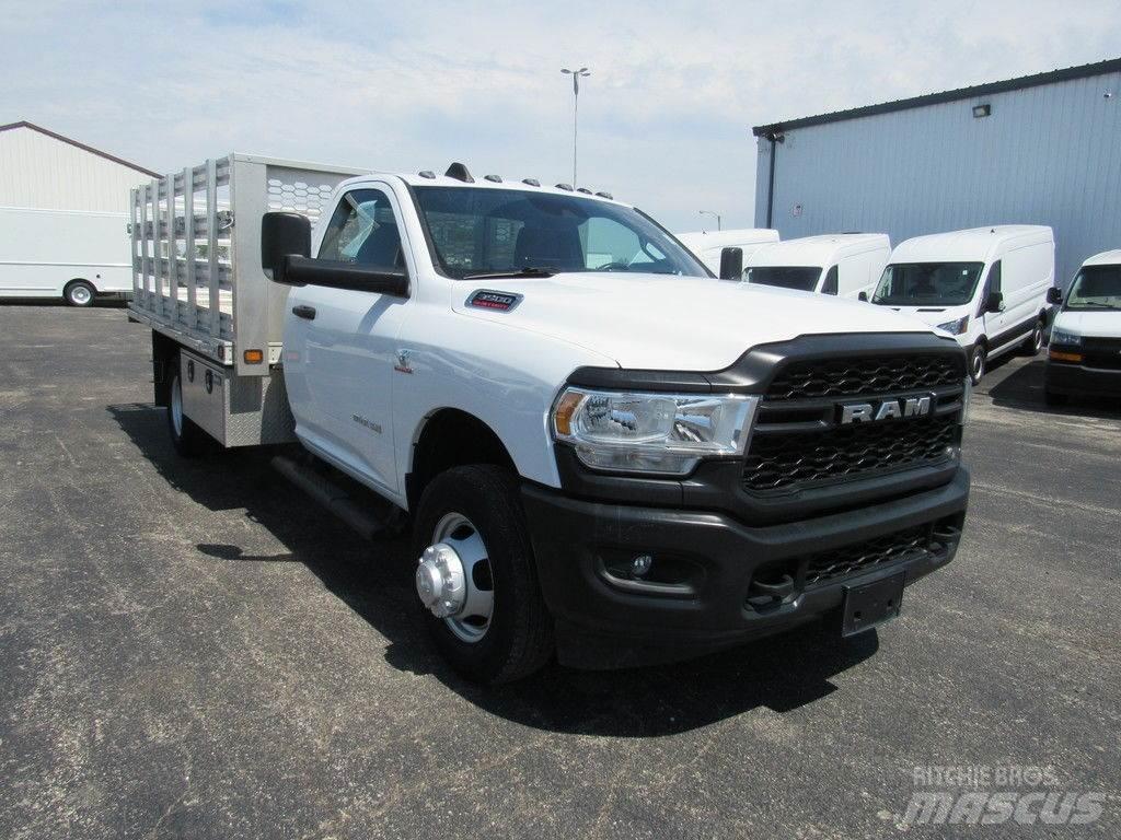 RAM 3500 Tovornjaki s kesonom/platojem