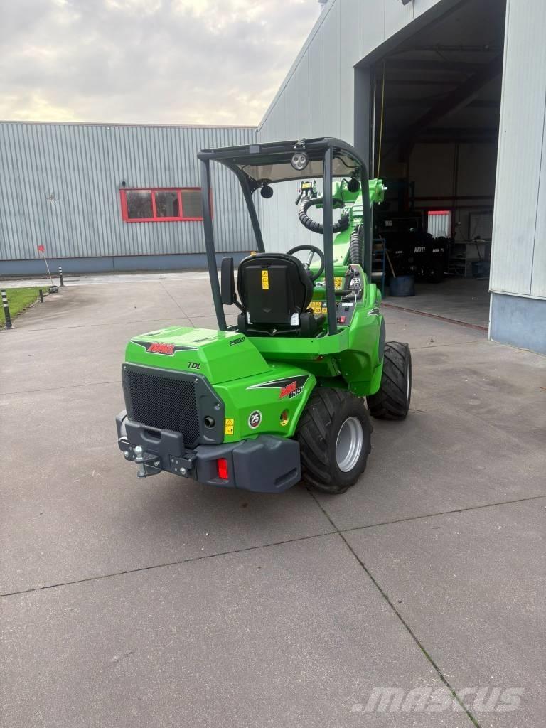 Avant 635 Skid steer mini nakladalci