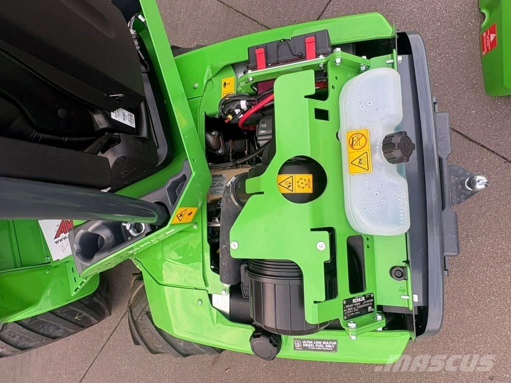 Avant 635 Skid steer mini nakladalci