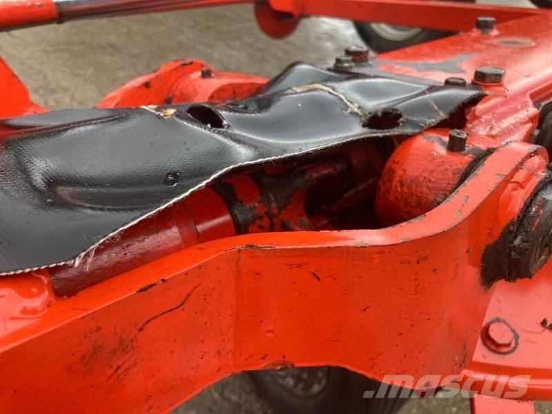 Kuhn GF 8702 T Obračalniki in zgrabljalniki