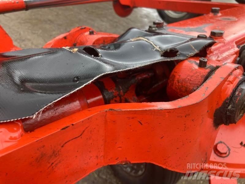 Kuhn GF8702T Obračalniki in zgrabljalniki