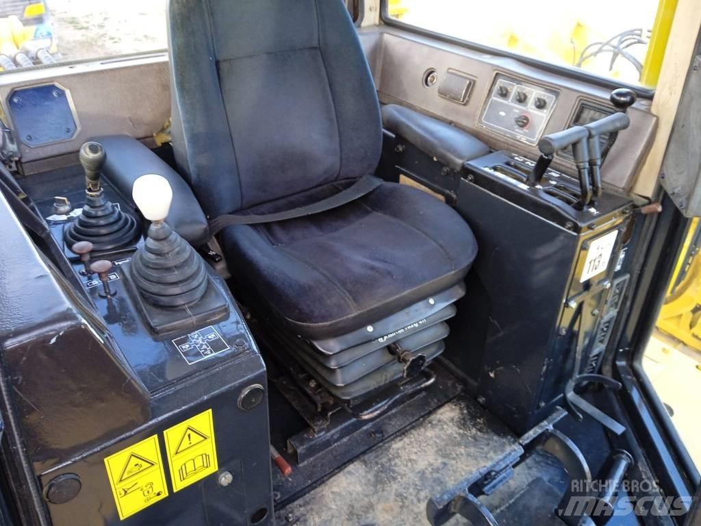 Komatsu D 155 AX-3 Buldožerji goseničarji