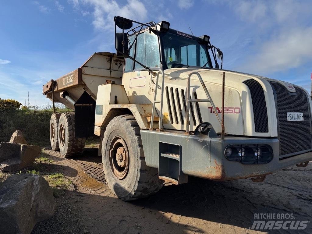 Terex TA 250 Zglobni demperji