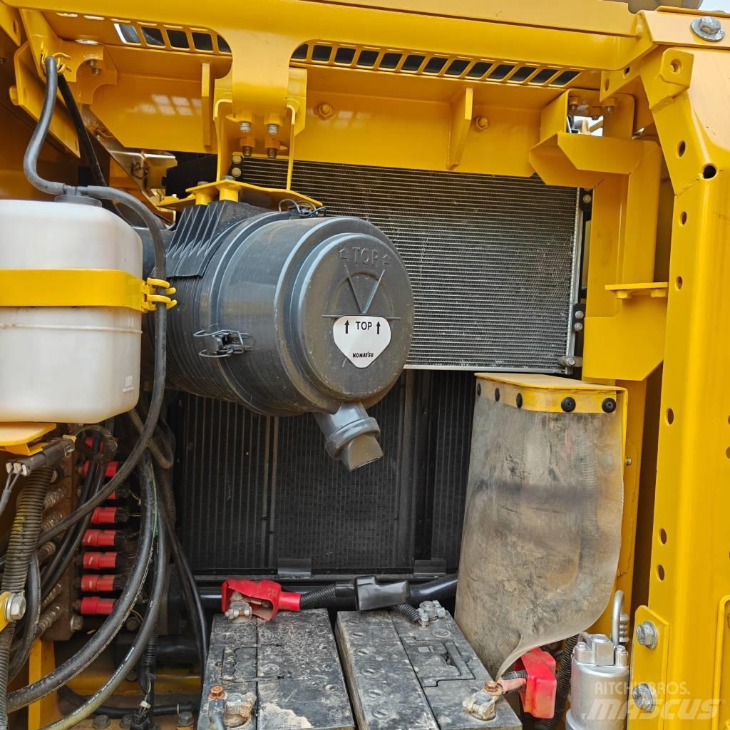 Komatsu 130-7 Bagri goseničarji