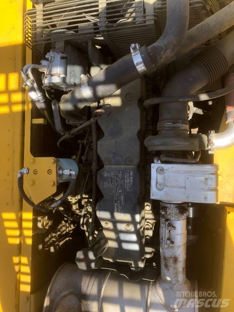 Komatsu PC200 Bagri goseničarji