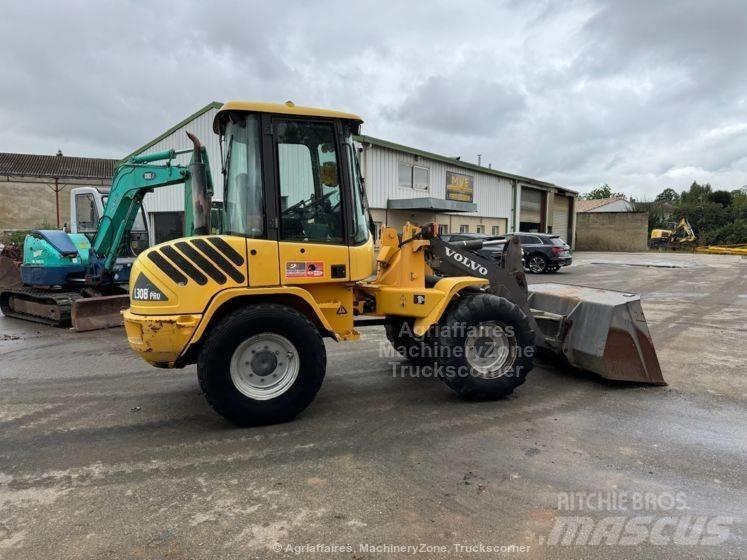 Volvo L 30 B Kolesni nakladalci
