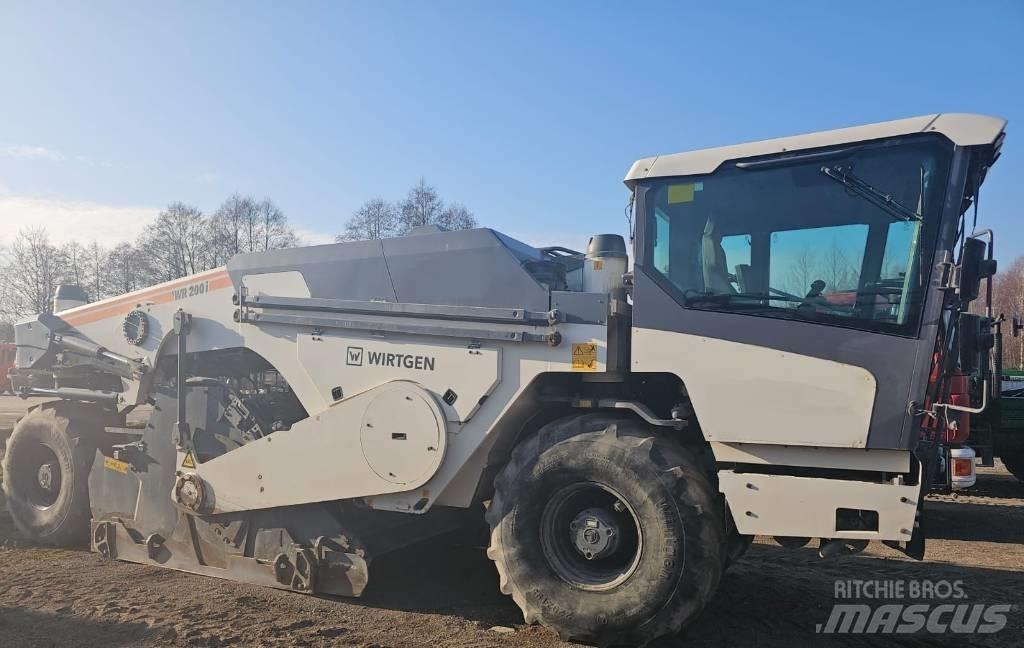 Wirtgen WR 200i Stroji za recikliranje asfalta