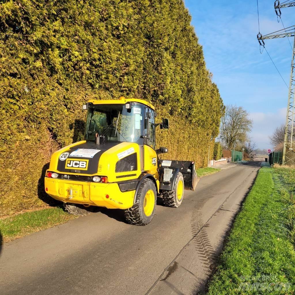 JCB 407 Kolesni nakladalci