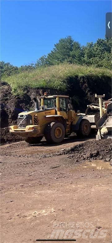 Volvo L120F Kolesni nakladalci