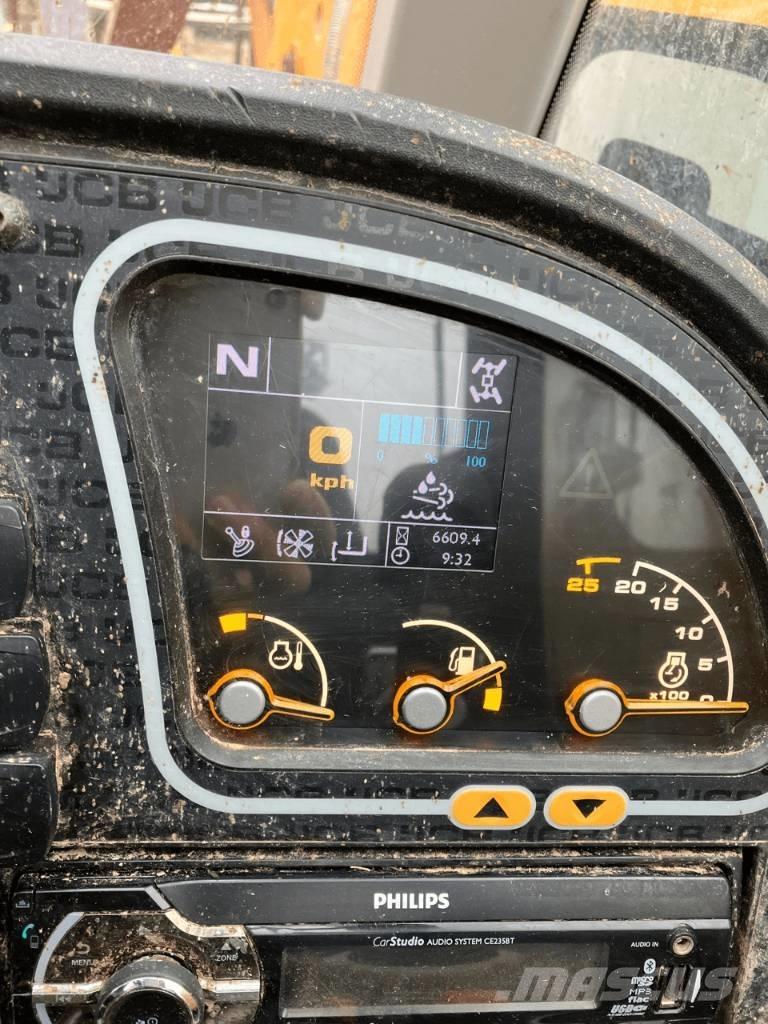 JCB 527-58 Kmetijski teleskopski nakladalci