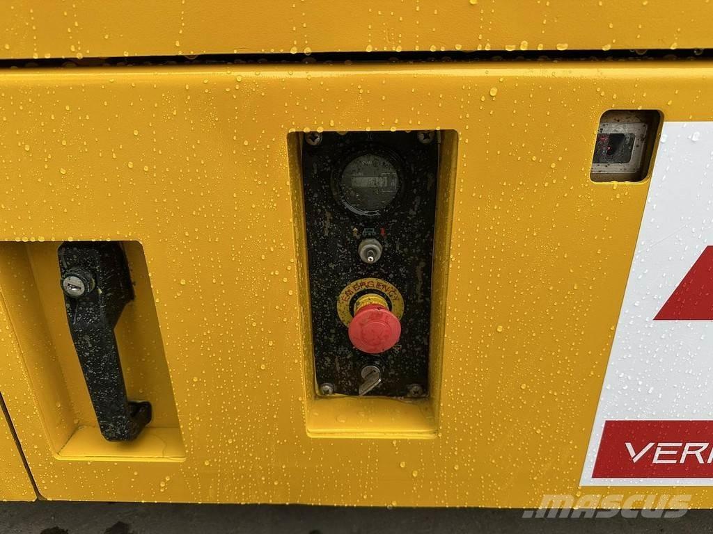 JCB S2032E Druga dvigala in dvižne ploščadi