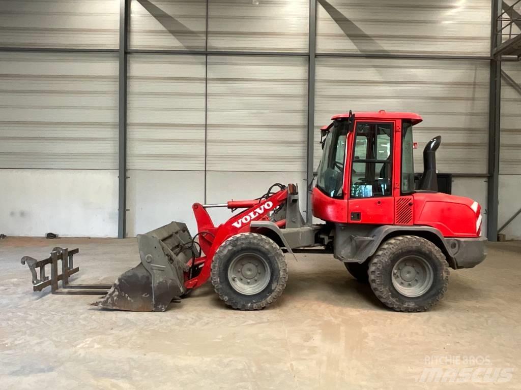 Volvo L 30 G Kolesni nakladalci