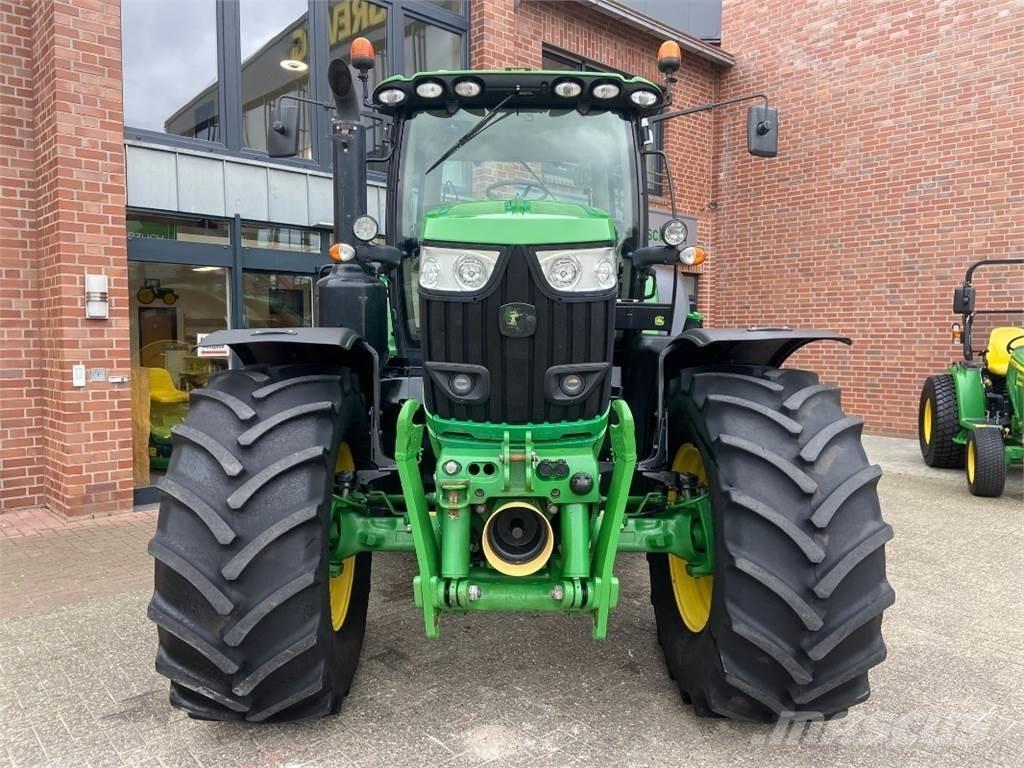 John Deere 6215R Traktorji