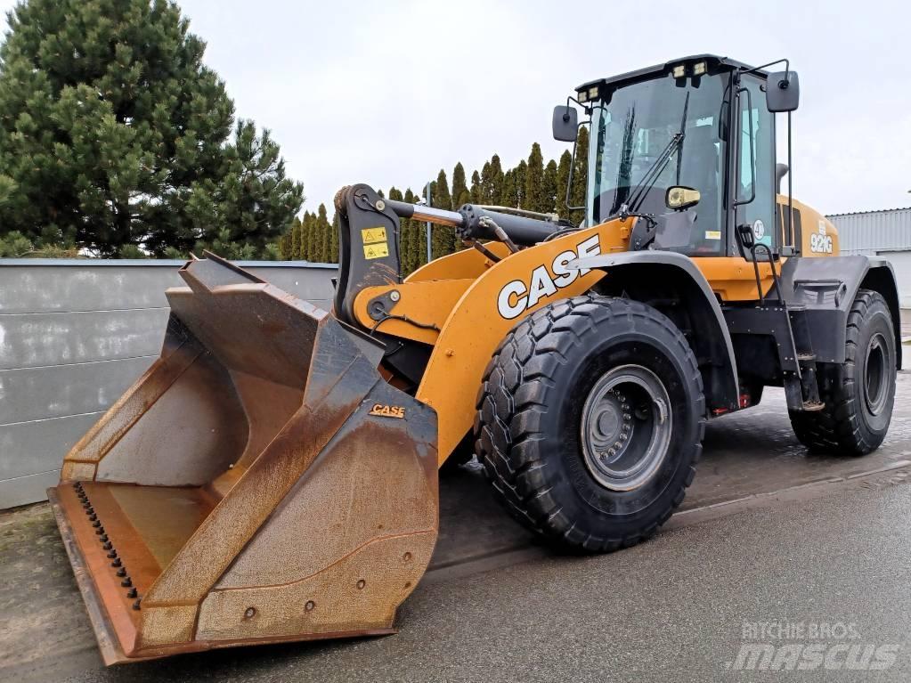 CASE 921 G Kolesni nakladalci