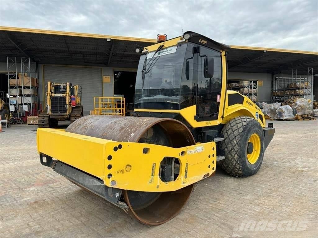 BMW 213D Enojni valjarji