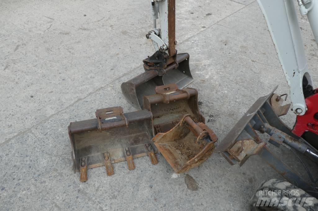 Takeuchi TB 210 R Mini bagri <7t