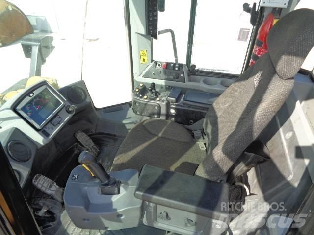 CAT 972 MXE Kolesni nakladalci