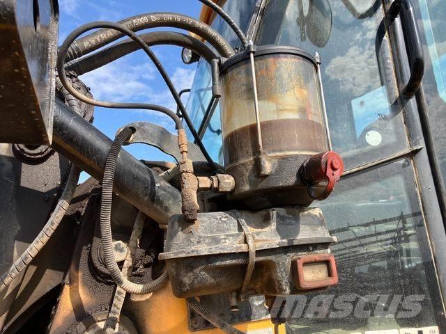 JCB 436 HT Kolesni nakladalci