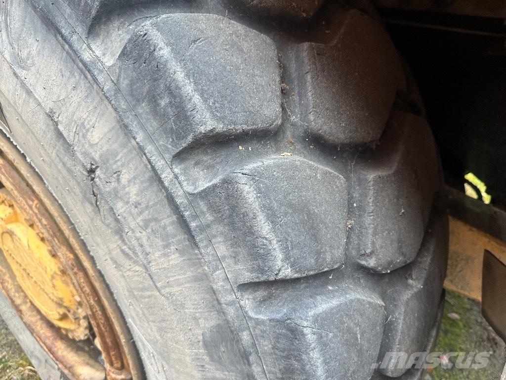 Volvo BM A25 6x6 Zglobni demperji