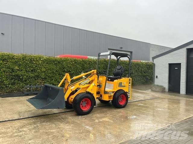 Kubota R 090 Kolesni nakladalci