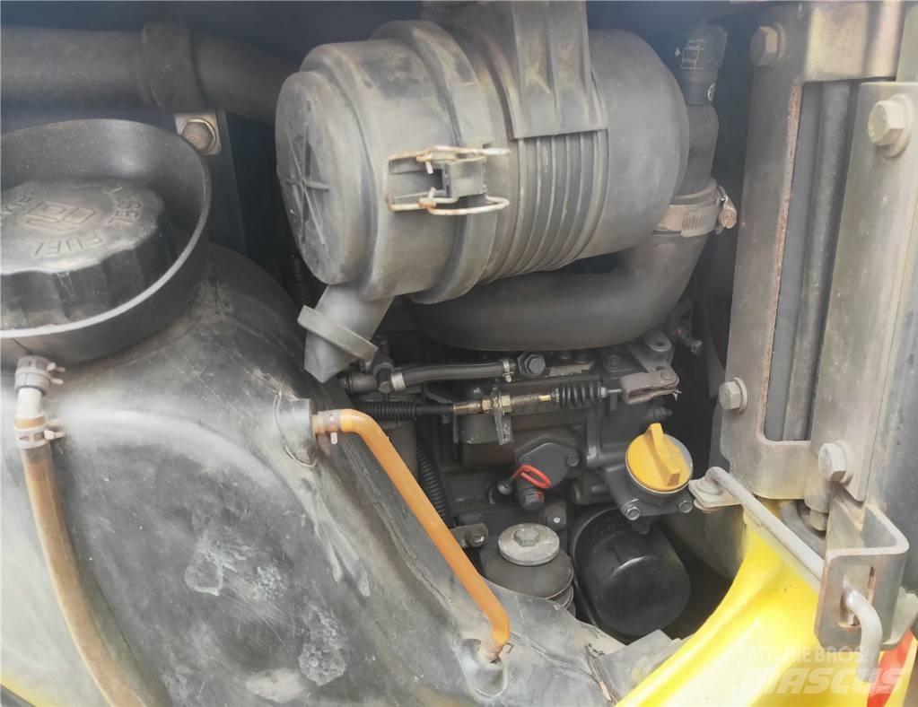 Komatsu PC18 Bagri goseničarji