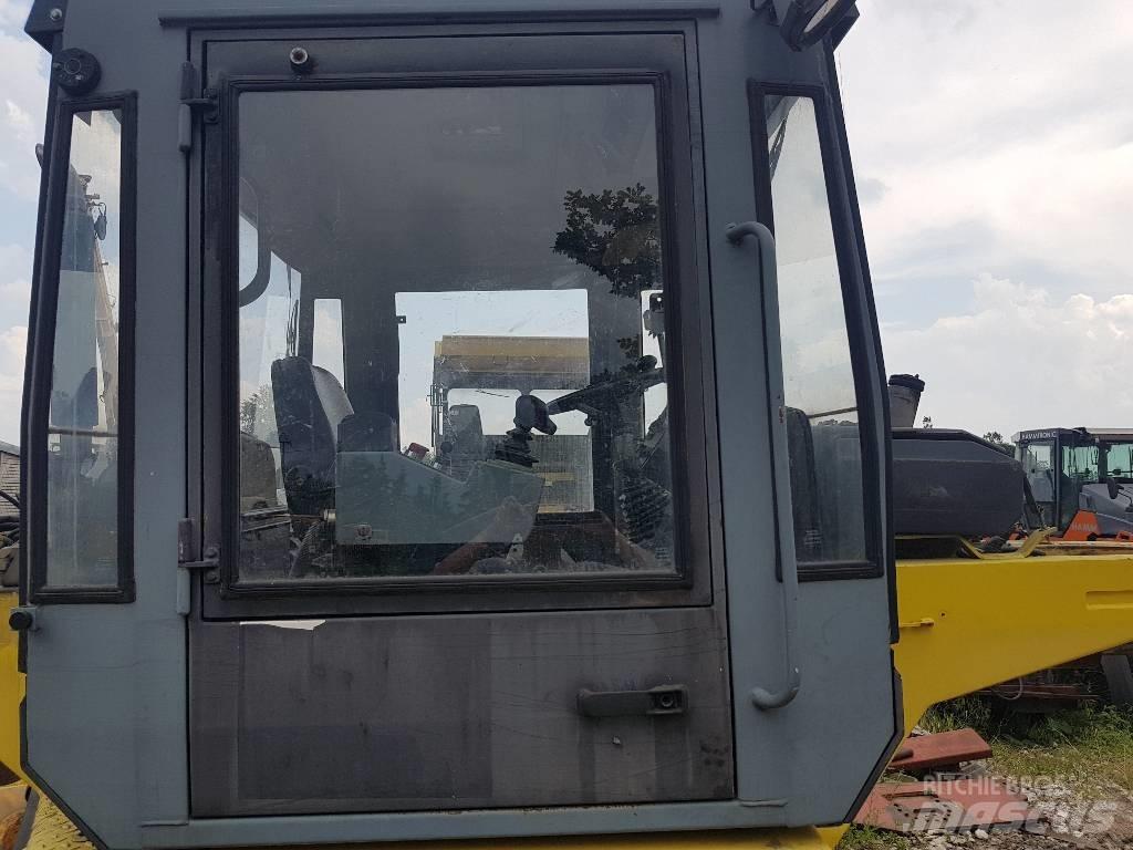 Bomag BW 184 AD Kabine in notranjost