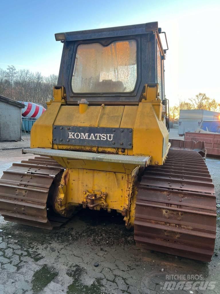 Komatsu D 65 P Buldožerji goseničarji