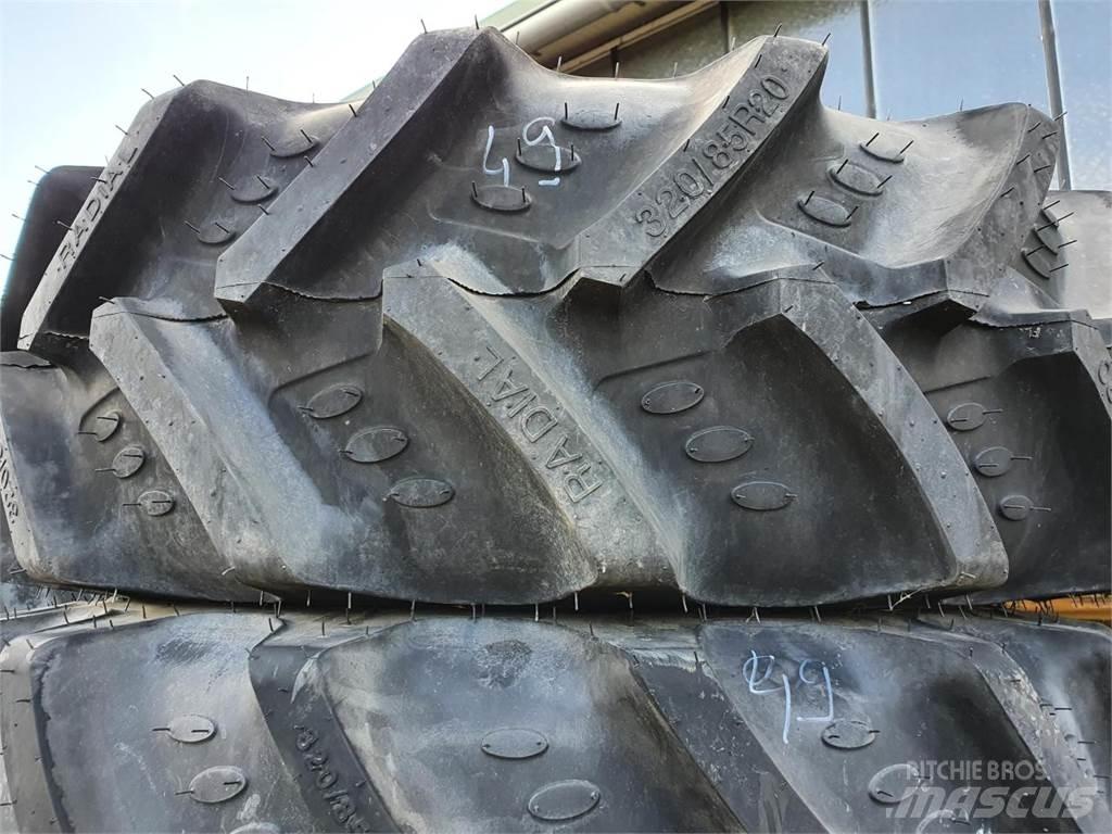 BKT 320/85R20 x2 Gume, kolesa in platišča