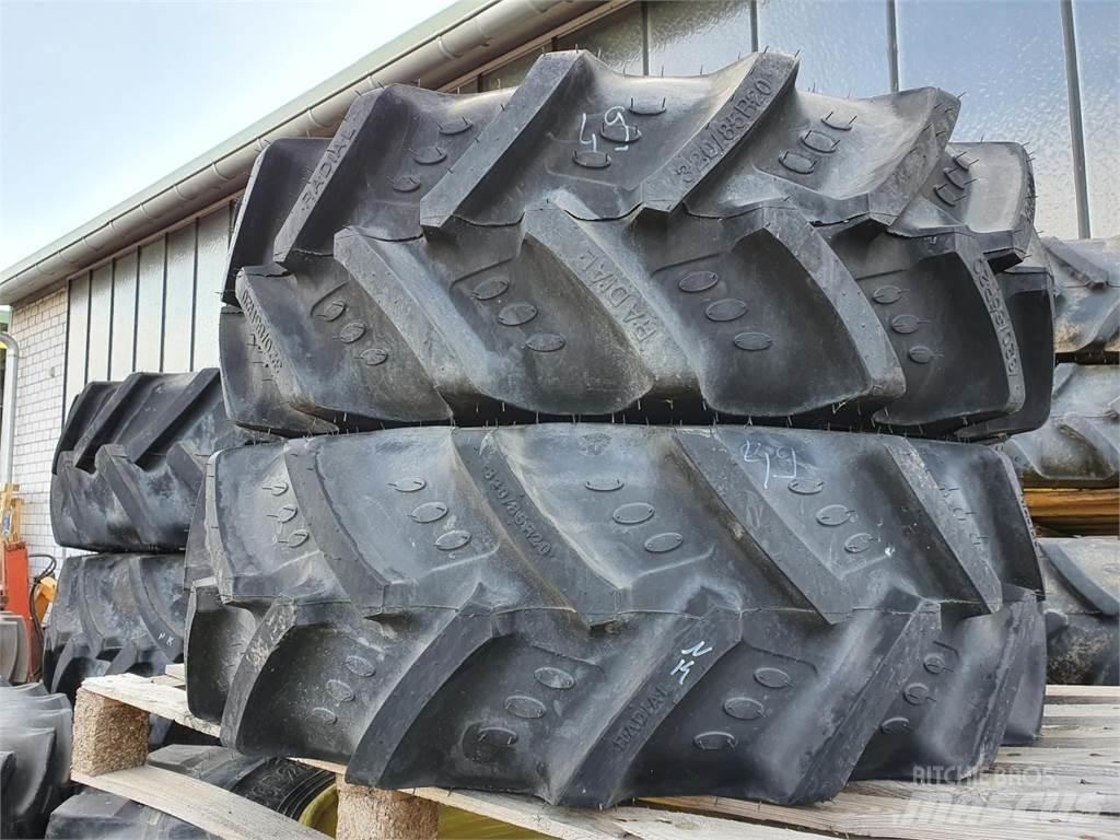 BKT 320/85R20 x2 Gume, kolesa in platišča